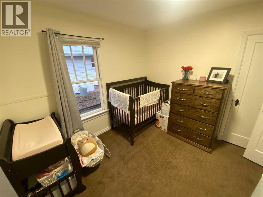 5206 44 Avenue Property Photo 9
