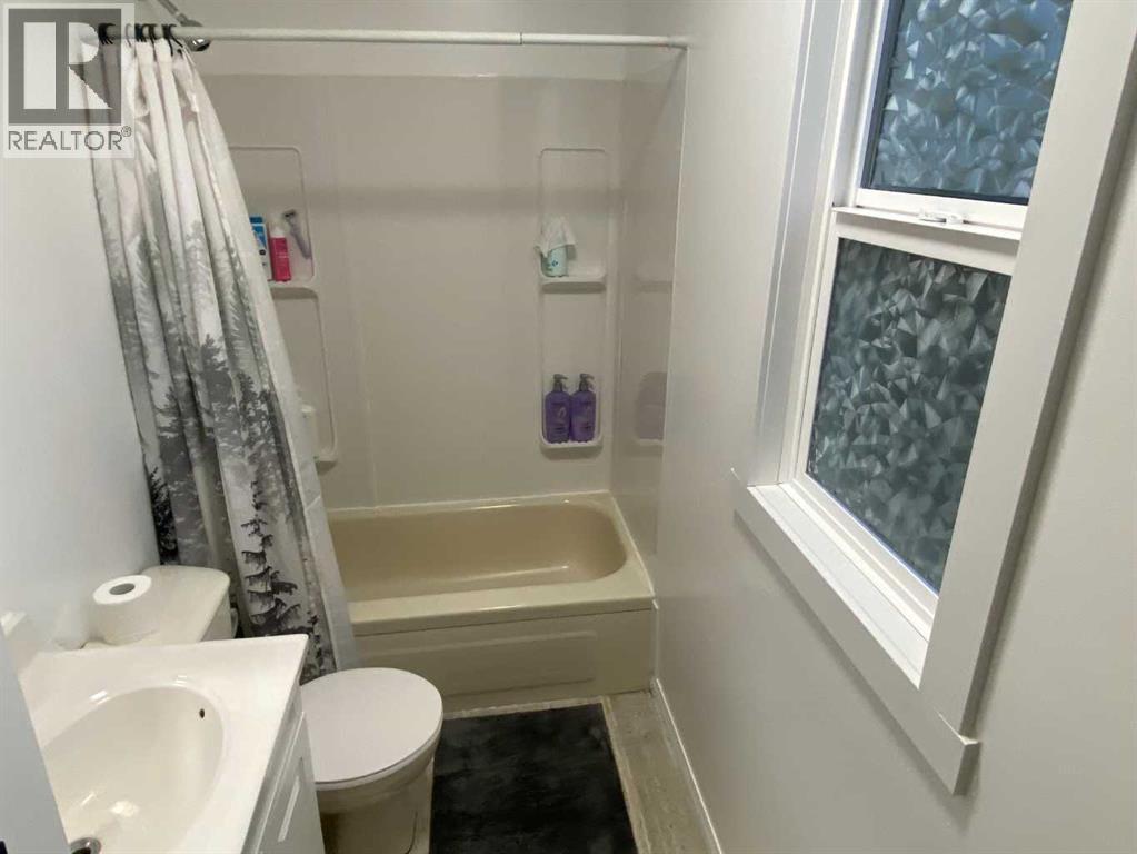 5206 44 Avenue Property Photo 11