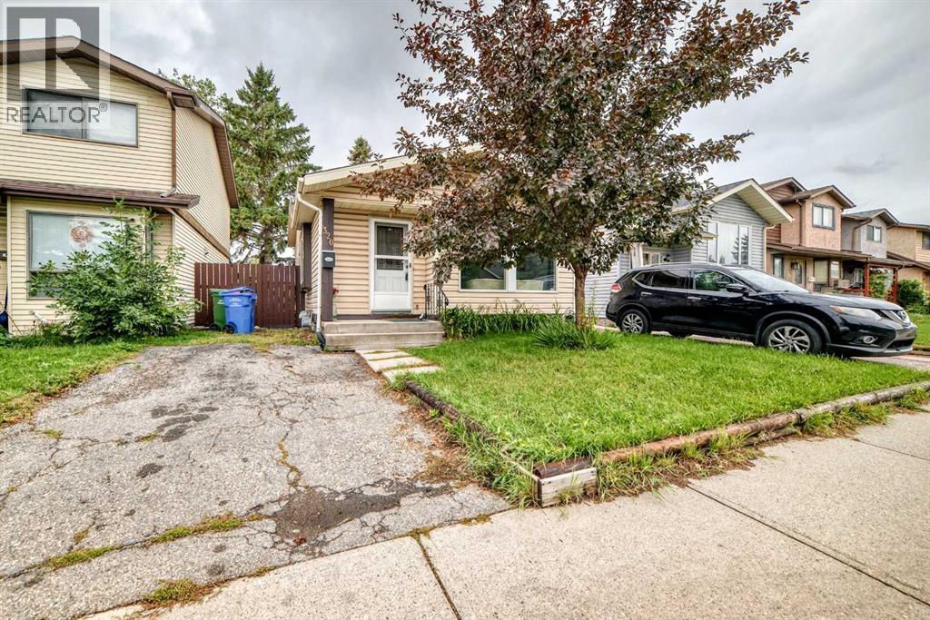 320 Abinger Crescent NE Property Photo 1