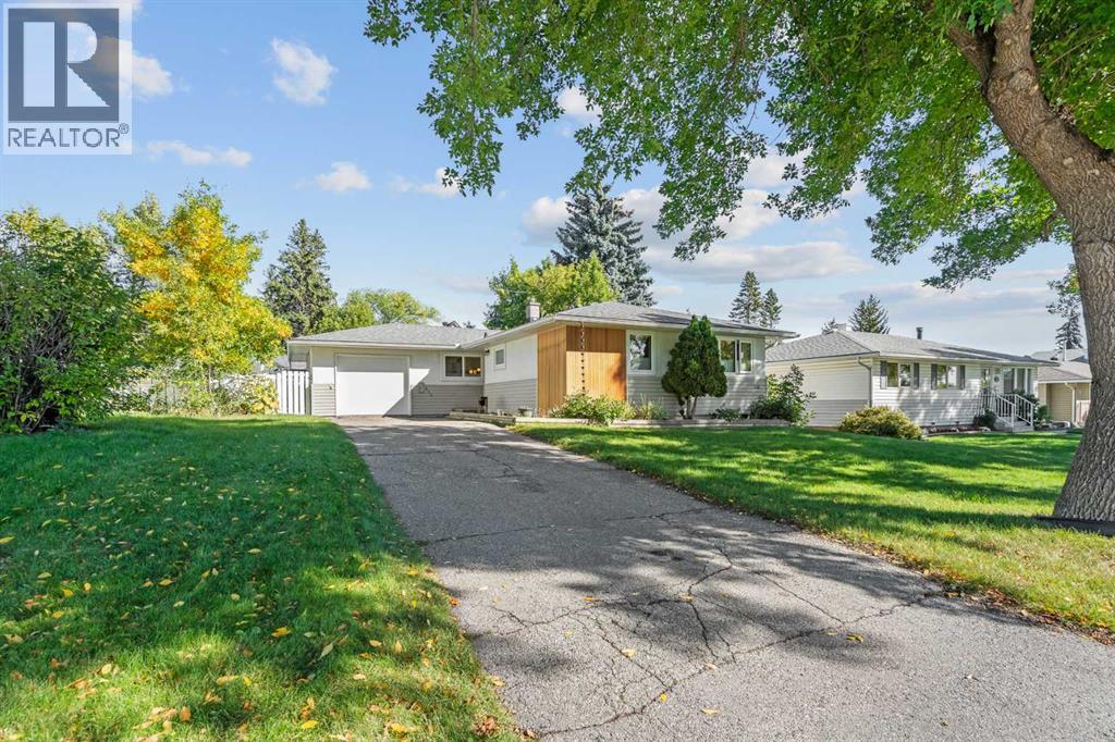 632 44 Avenue NW Property Photo 1
