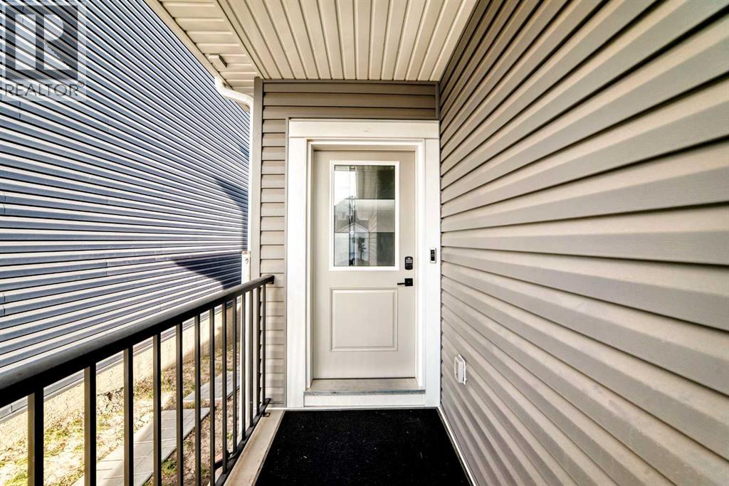 69 Amblehurst Way Nw Property Photo 3