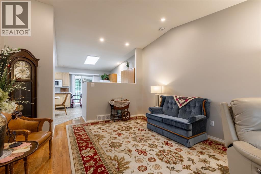 135 Jerry Potts Boulevard West Property Photo 9