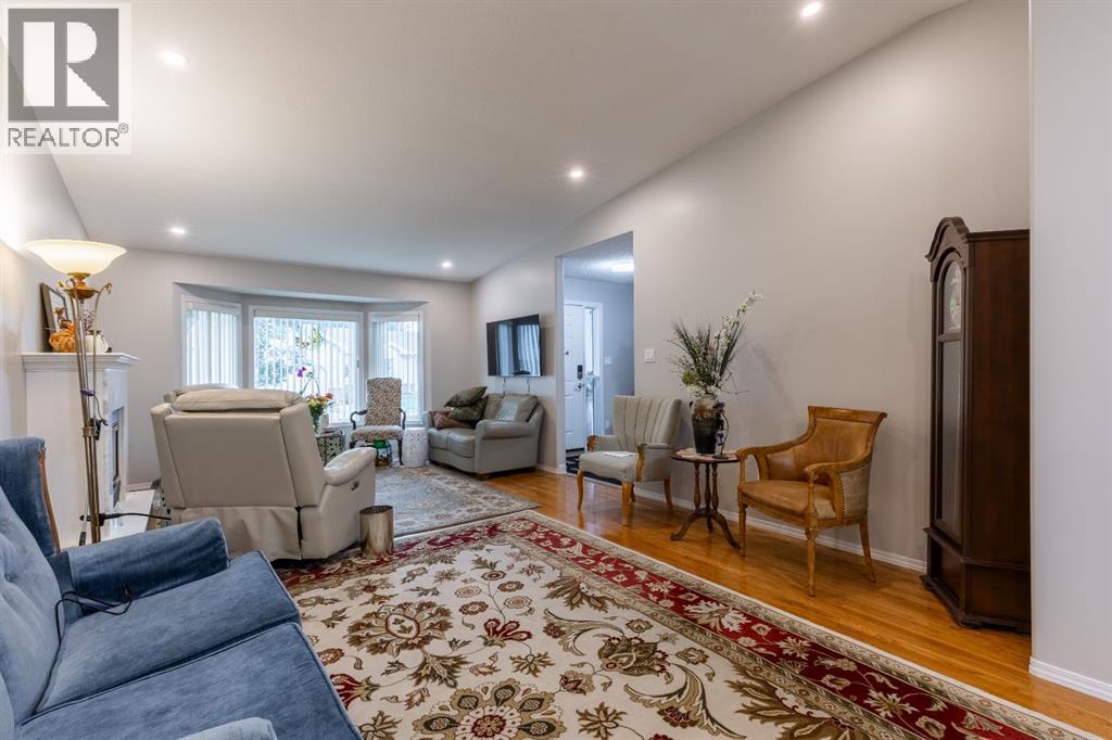 135 Jerry Potts Boulevard West Property Photo 10