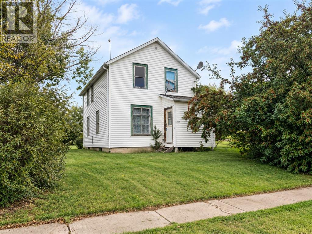 204 Christian Avenue W Property Photo 1
