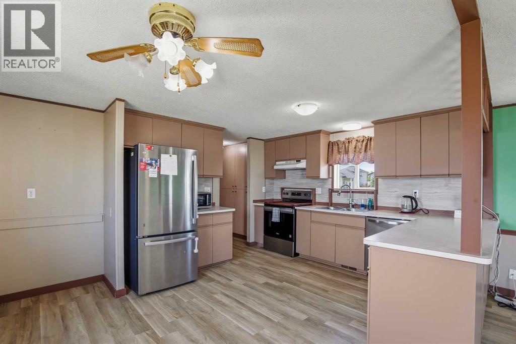 9711 103 Avenue Property Photo 2