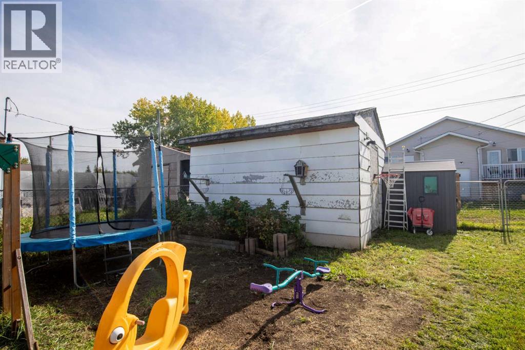 9711 103 Avenue Property Photo 14