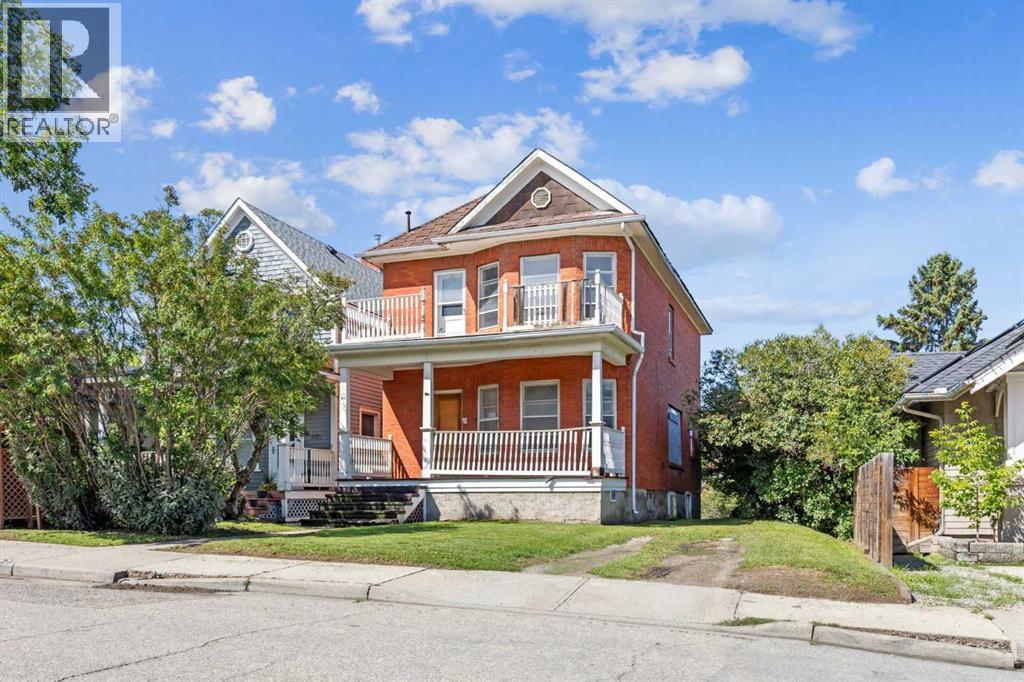 1823 18A Street SW Property Photo 1