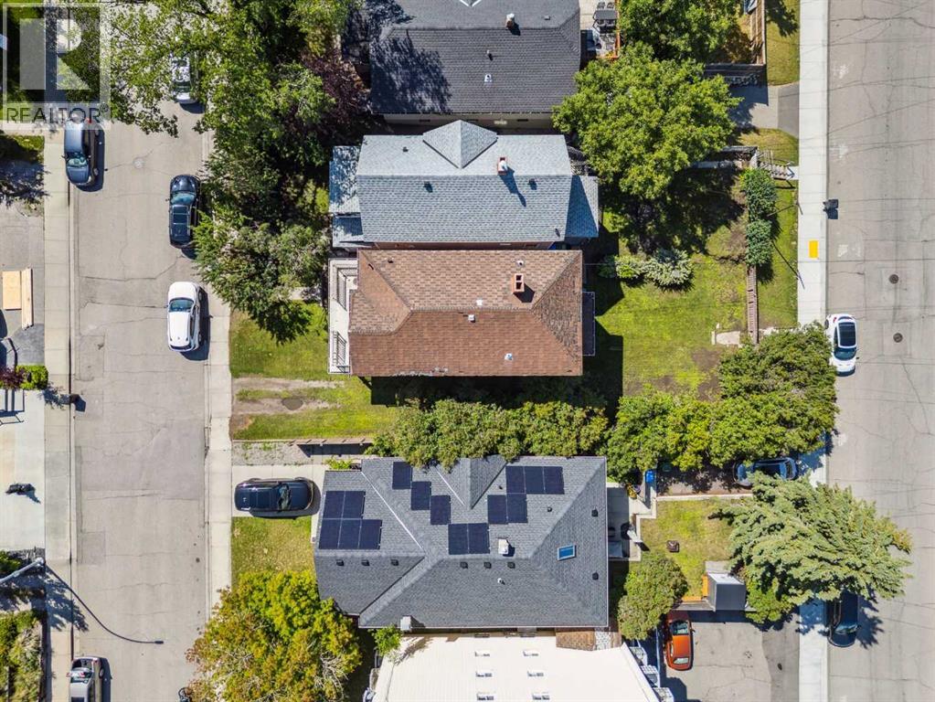 1823 18a Street Sw Property Photo 4