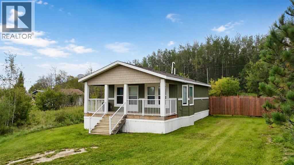 #40 Peace River Avenue Property Photo 1
