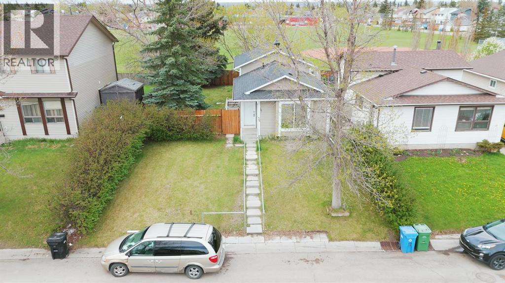 36 Castleglen Way Ne Property Photo 4