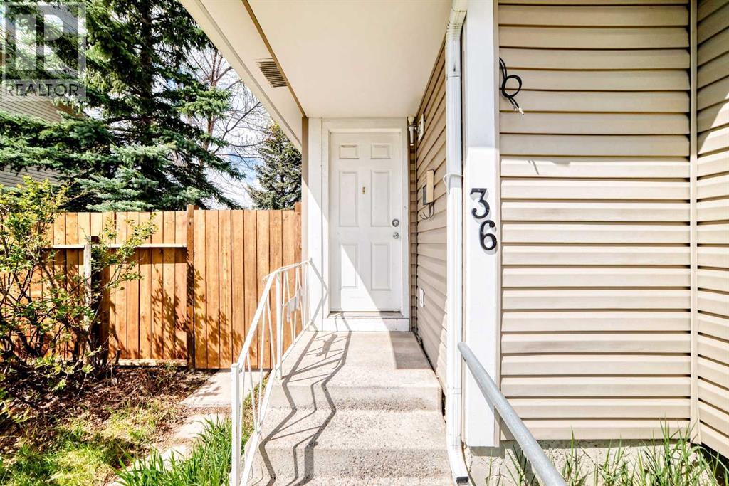 36 Castleglen Way Ne Property Photo 7