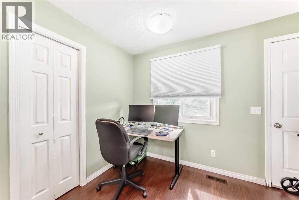 36 Castleglen Way Ne Property Photo 10
