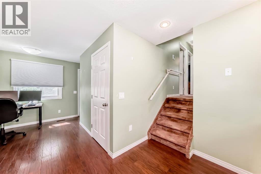 36 Castleglen Way Ne Property Photo 11