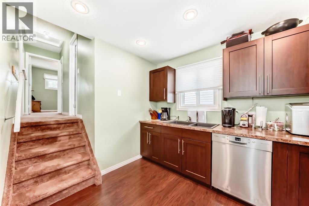 36 Castleglen Way Ne Property Photo 12