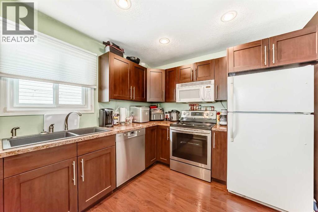 36 Castleglen Way Ne Property Photo 13