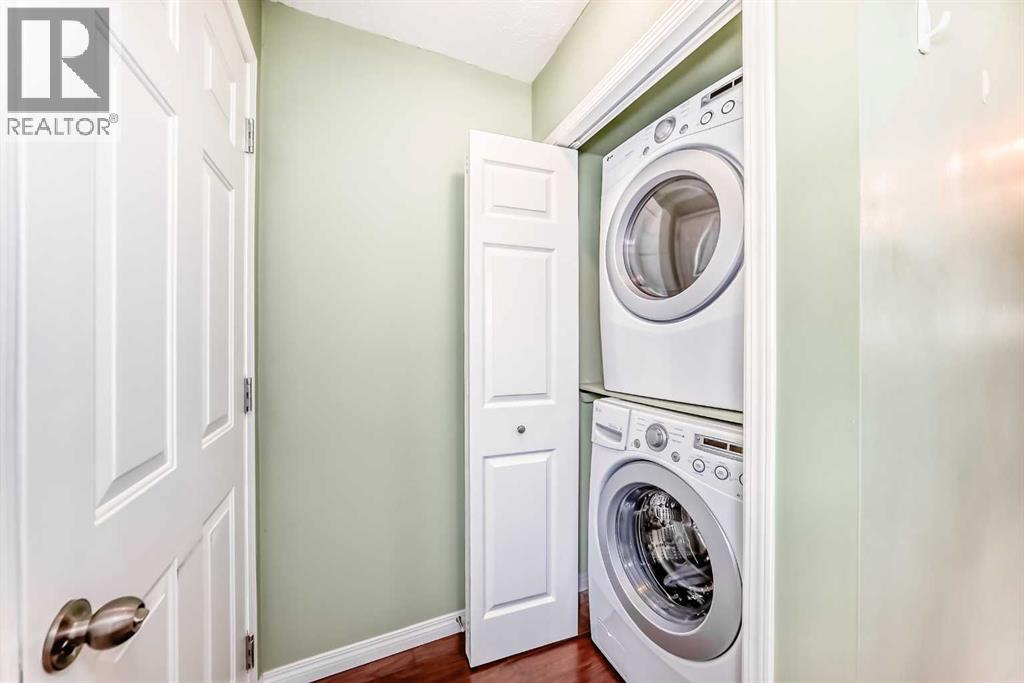36 Castleglen Way Ne Property Photo 16