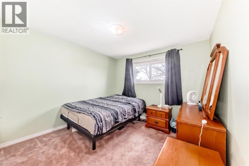 36 Castleglen Way Ne Property Photo 18