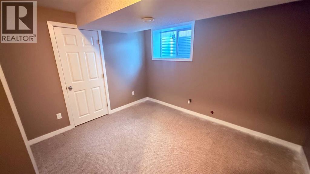 36 Castleglen Way Ne Property Photo 27