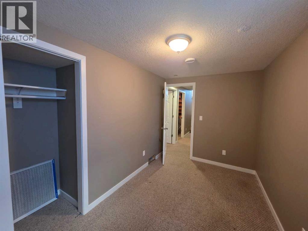36 Castleglen Way Ne Property Photo 29