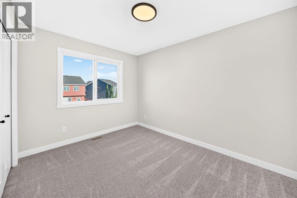 31 Fireside Common W Property Photo 33