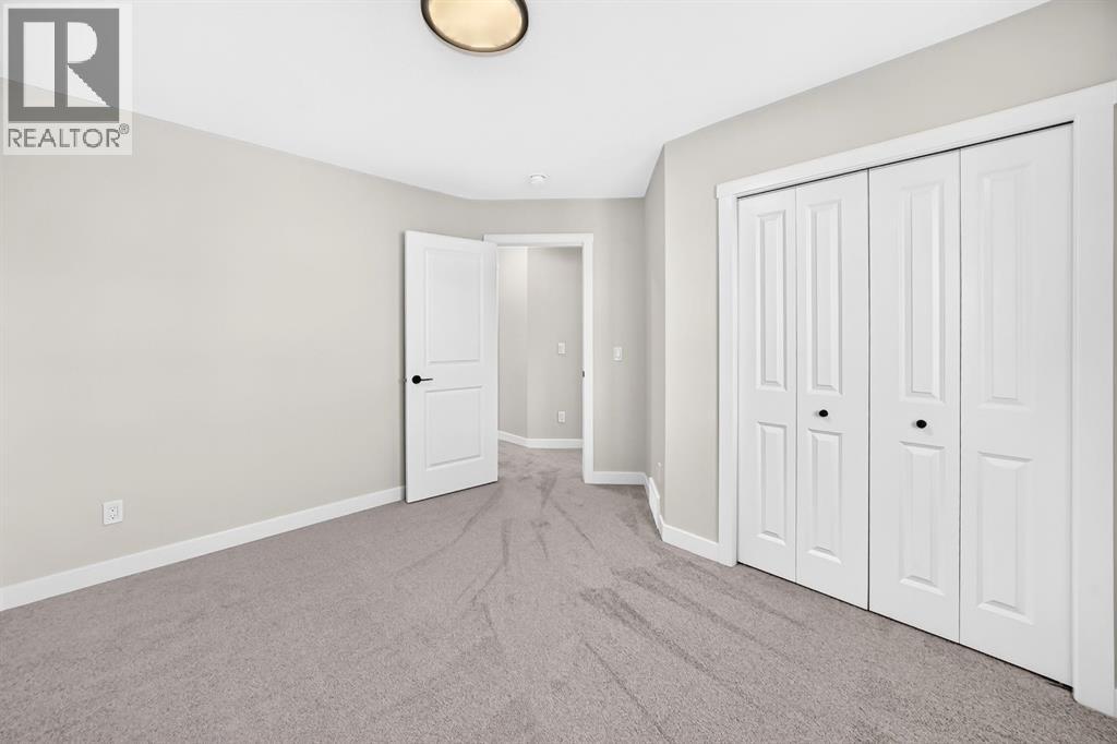 31 Fireside Common W Property Photo 34