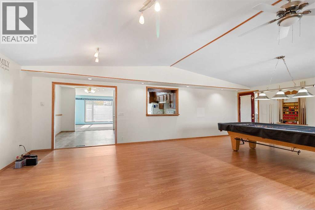 610 8 Street N Property Photo 5