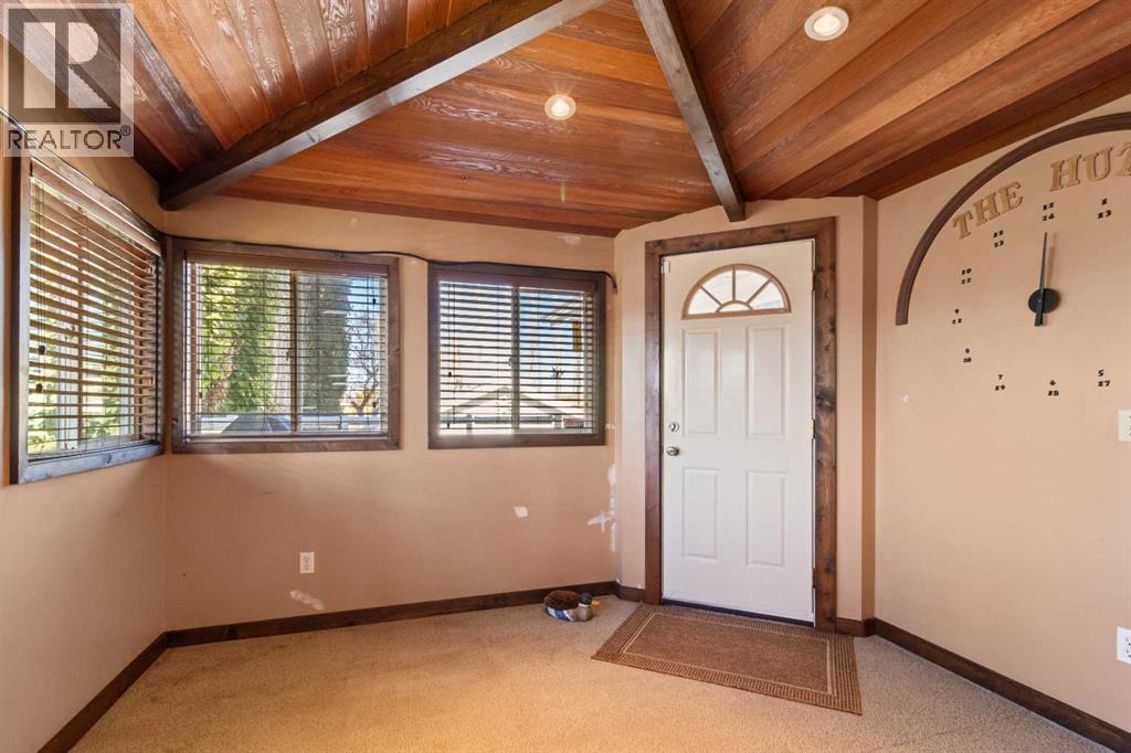 610 8 Street N Property Photo 7