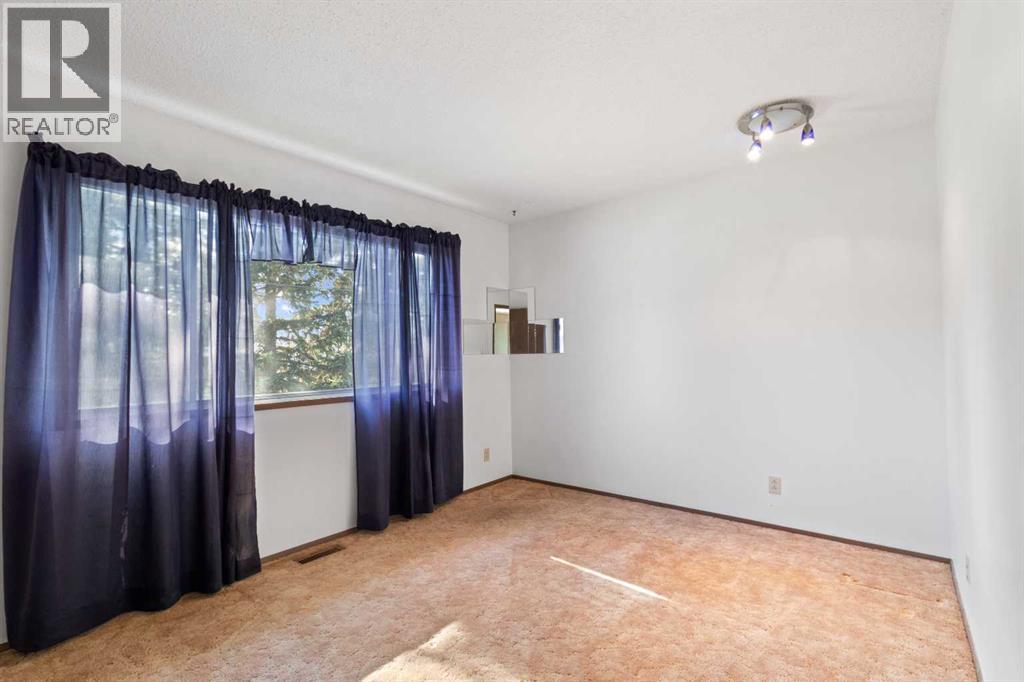 610 8 Street N Property Photo 11
