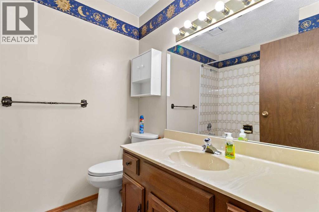 610 8 Street N Property Photo 12
