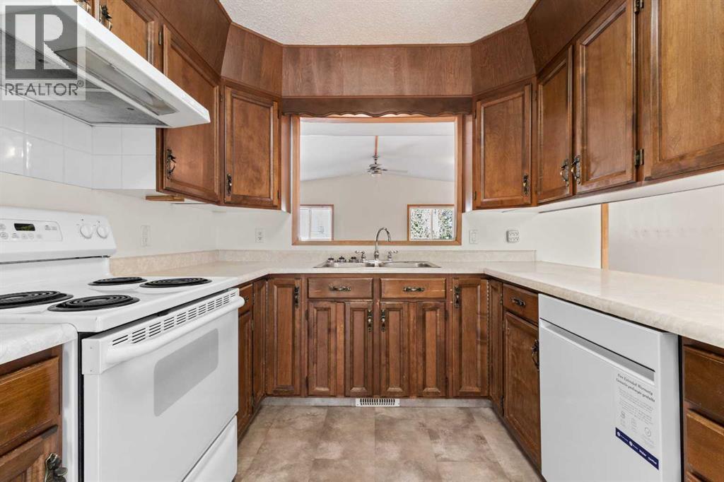 610 8 Street N Property Photo 18