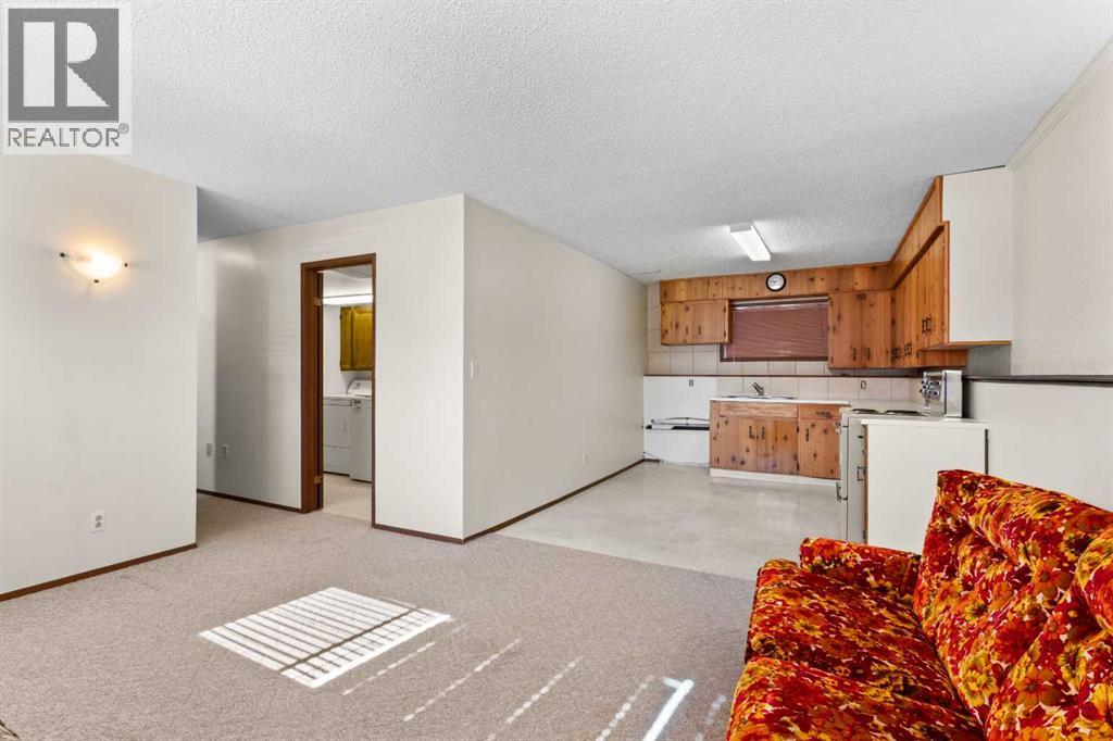 610 8 Street N Property Photo 23