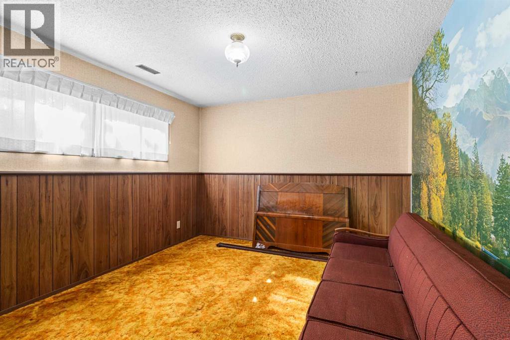 610 8 Street N Property Photo 25
