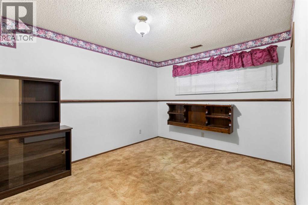 610 8 Street N Property Photo 26
