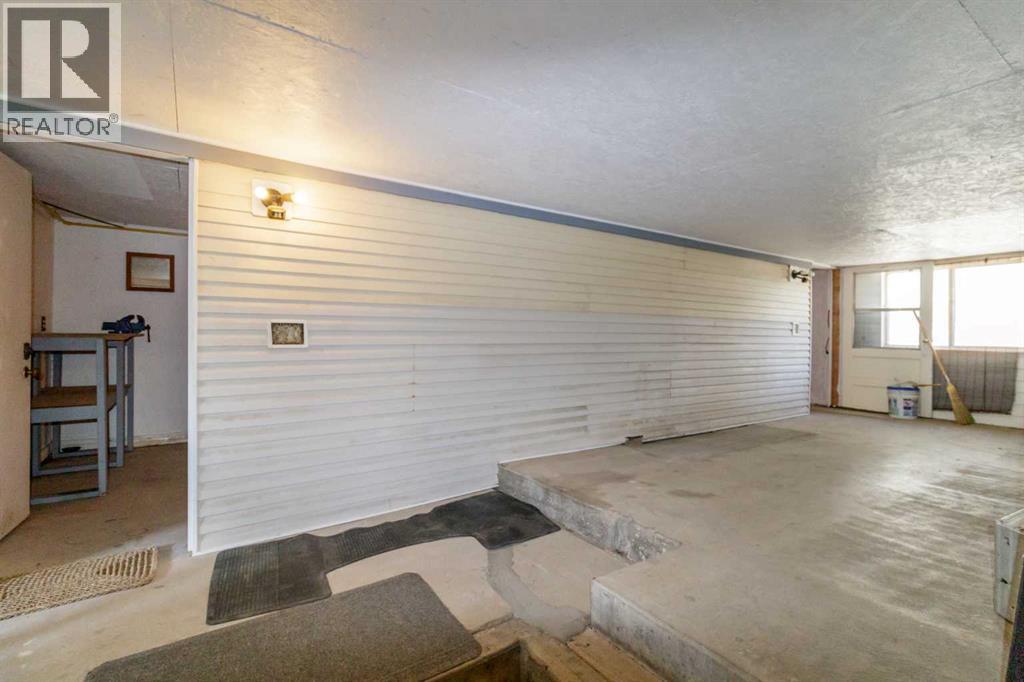 610 8 Street N Property Photo 27