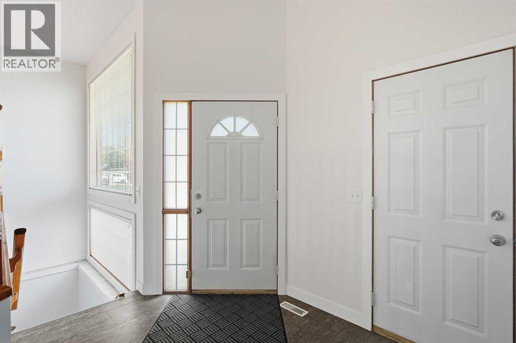 184 Arbour Lake Way Nw Property Photo 3