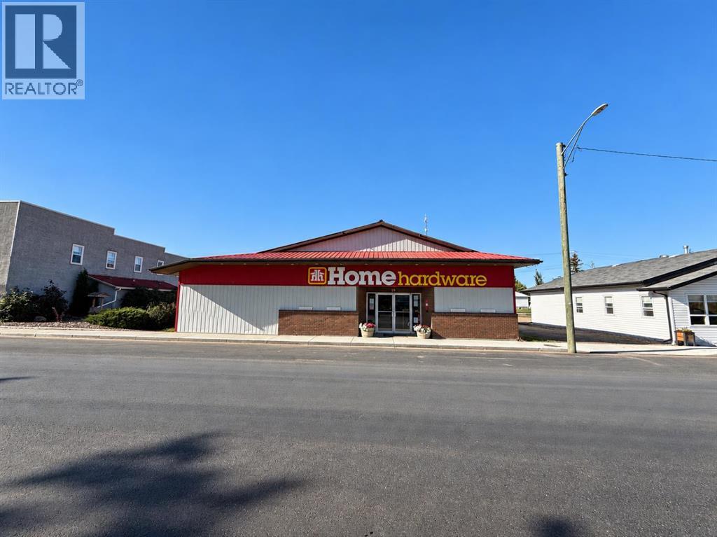 19 Railway Avenue N Property Photo 1