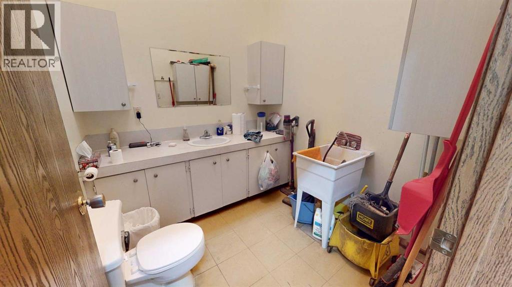 19 Railway Avenue N Property Photo 15