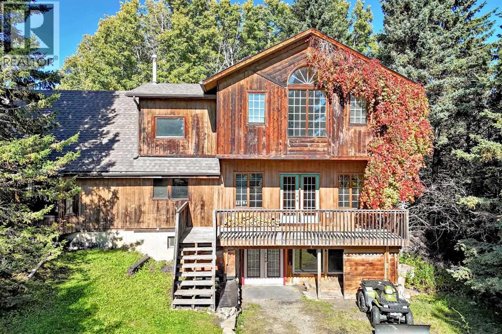 209076 254 Avenue W Property Photo 1