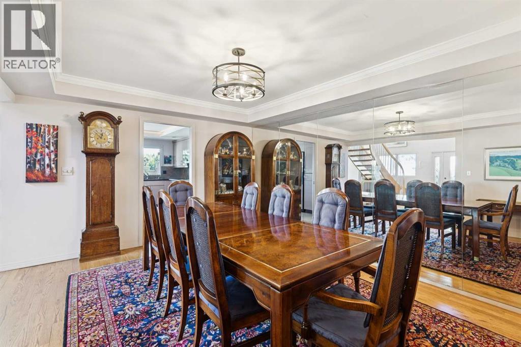 20 Midpark Crescent Southeast Property Photo 10