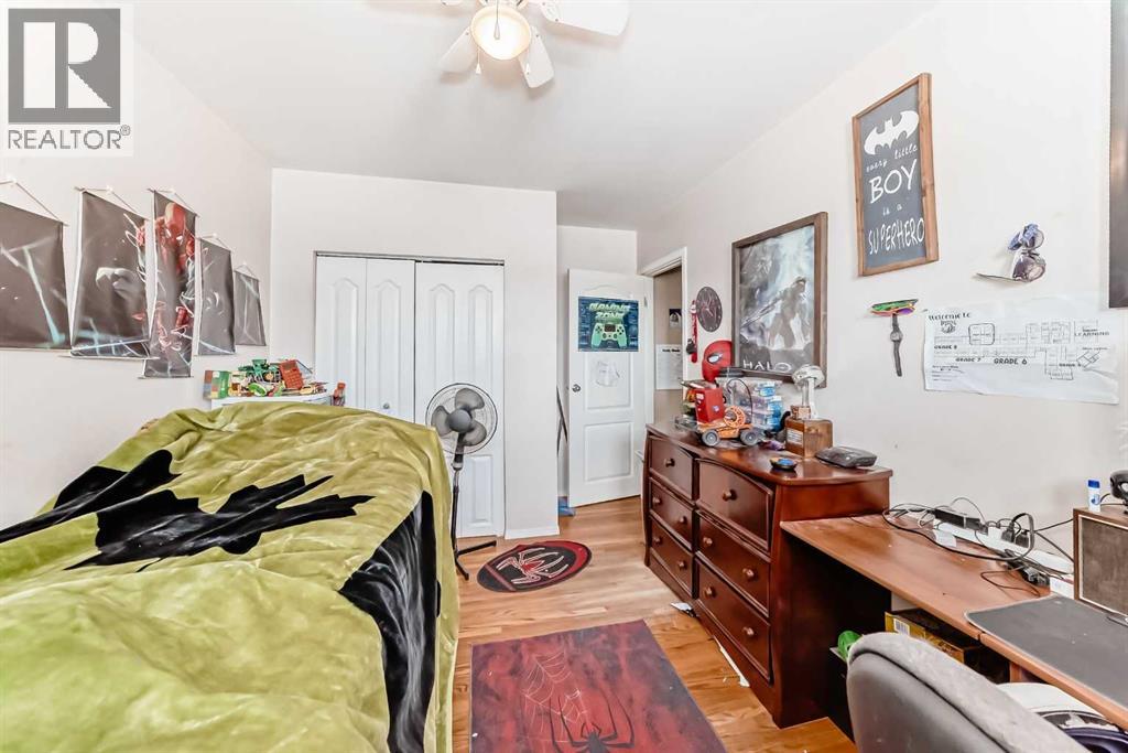 4939 45 Street Property Photo 10