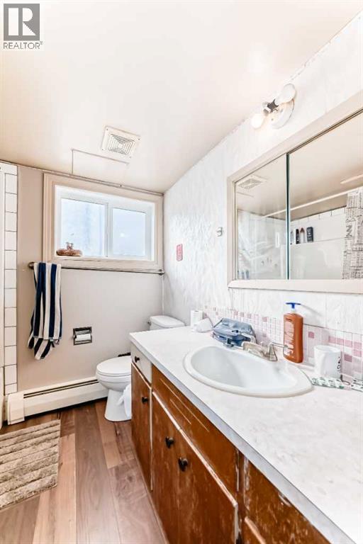4939 45 Street Property Photo 18