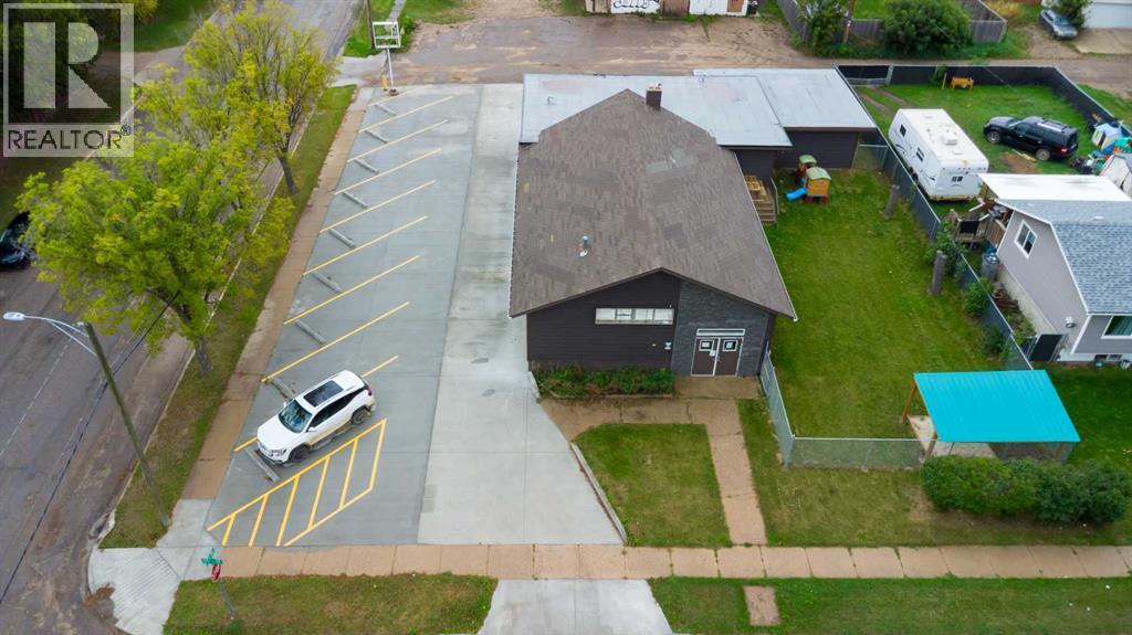 5501 51 Street Property Photo 1