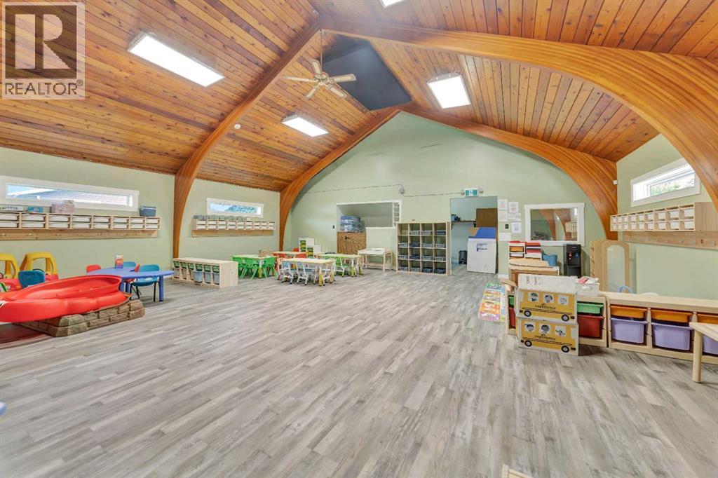 5501 51 Street Property Photo 6