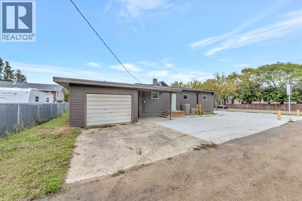 5501 51 Street Property Photo 32
