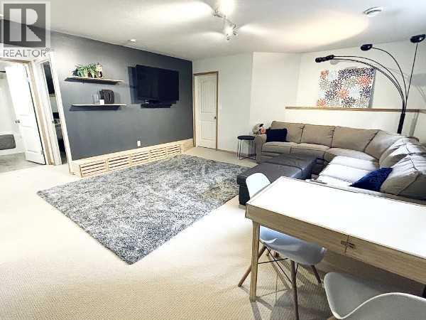 14 Wilkinson Circle Property Photo 26