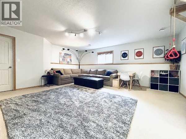 14 Wilkinson Circle Property Photo 27