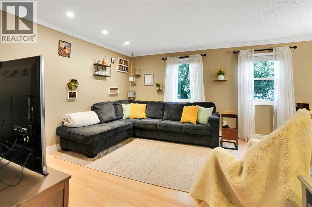 158 Rundleview Close Ne Property Photo 2
