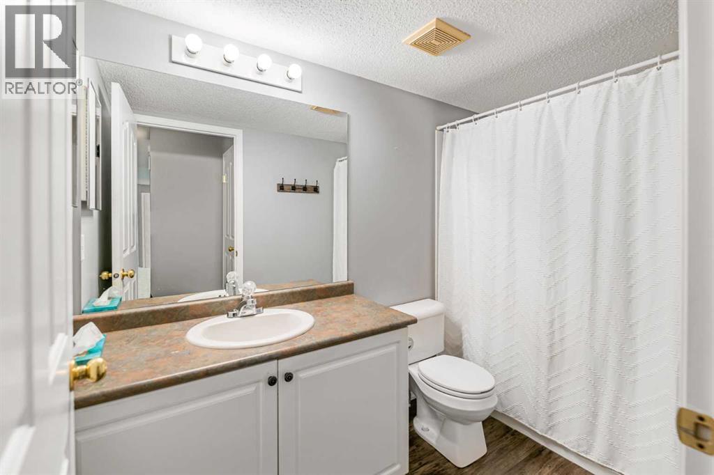 60 Lawford Avenue Property Photo 20