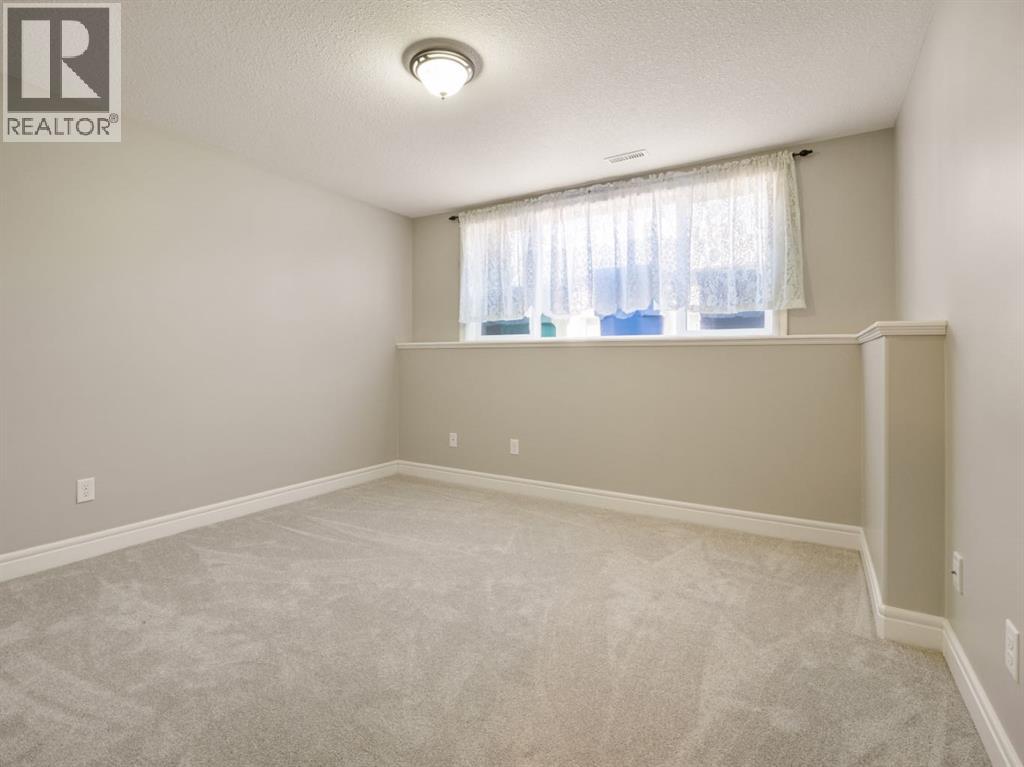885 Mount Sundance Manor W Property Photo 20
