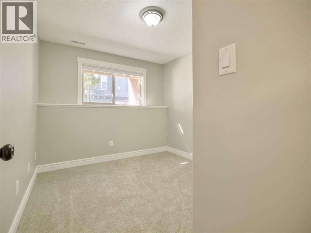 885 Mount Sundance Manor W Property Photo 25